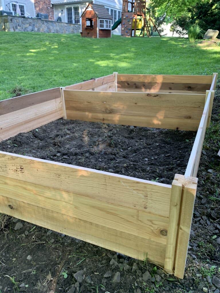 raised garden bed assembly